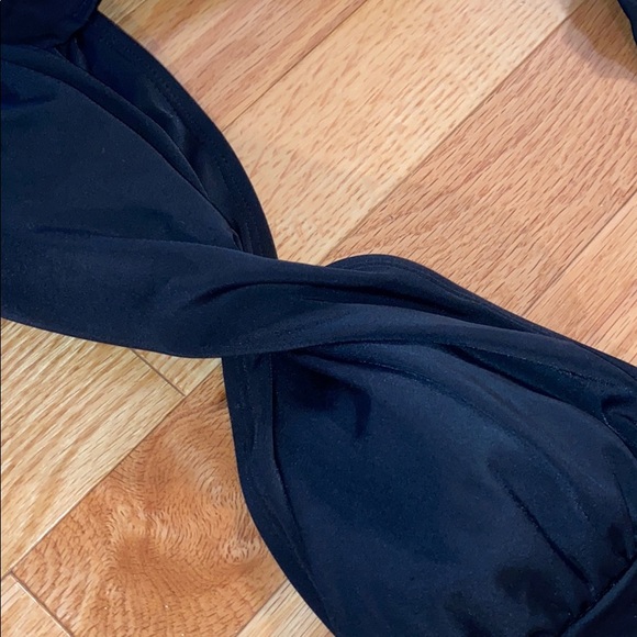 💗 3/$25 💗 Bikini top 👙 - Picture 3 of 5